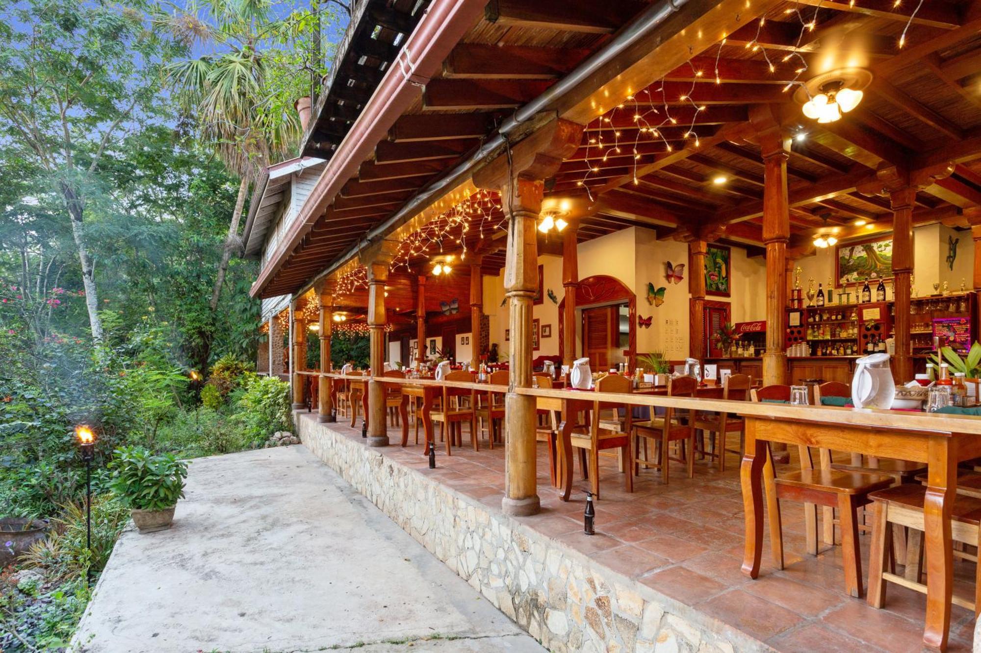 Ian Anderson Caves Branch Jungle Lodge Belmopan Eksteriør billede
